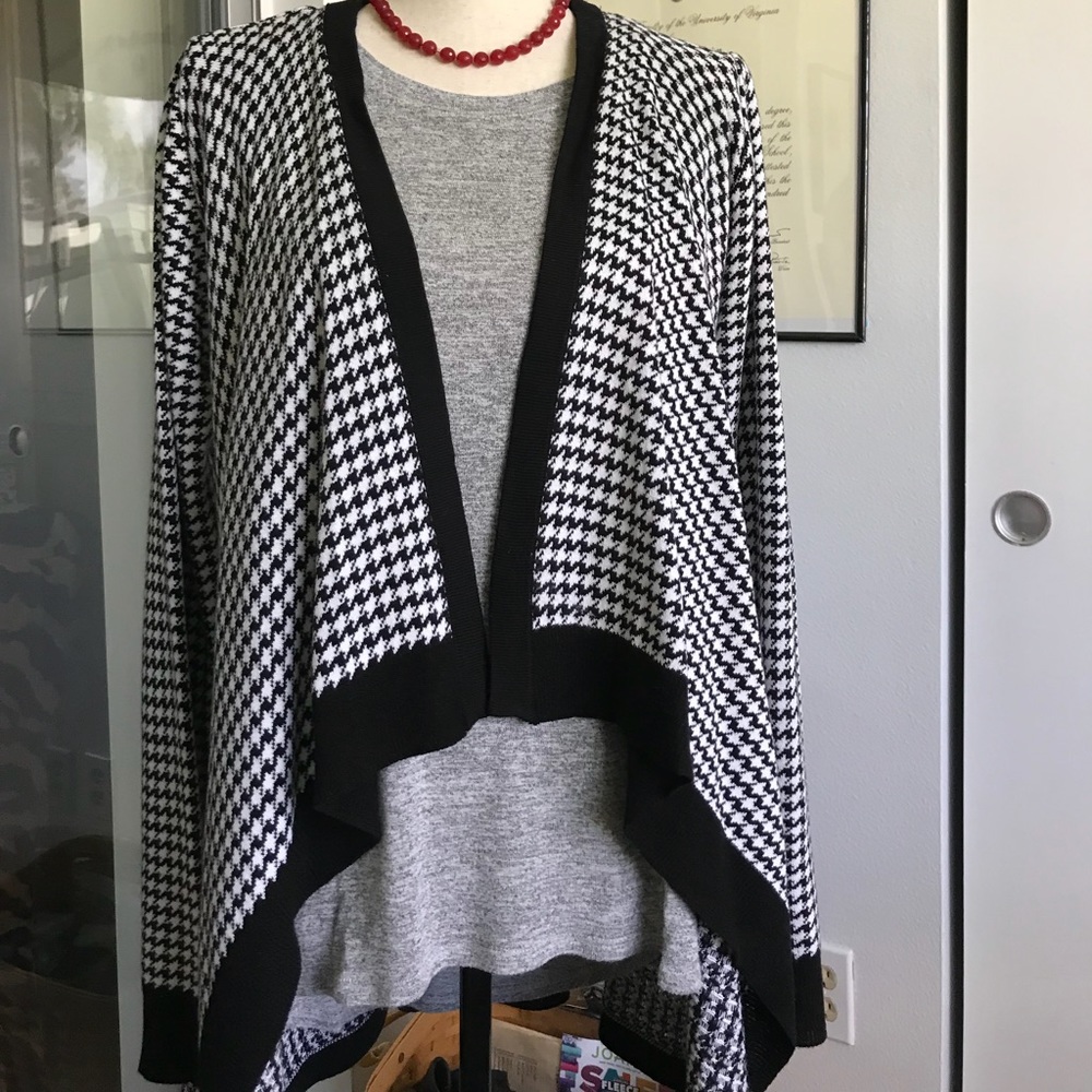 Houndstooth wrap sweater